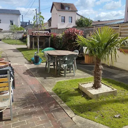 Parentale Independante Avec Acces Direct Jardin בית אירוח